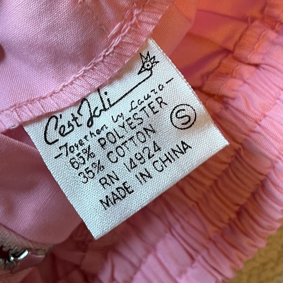 Vintage “C’est joli” brand pink shorts w embroidered flowers, Sz S - Picture 4 of 7